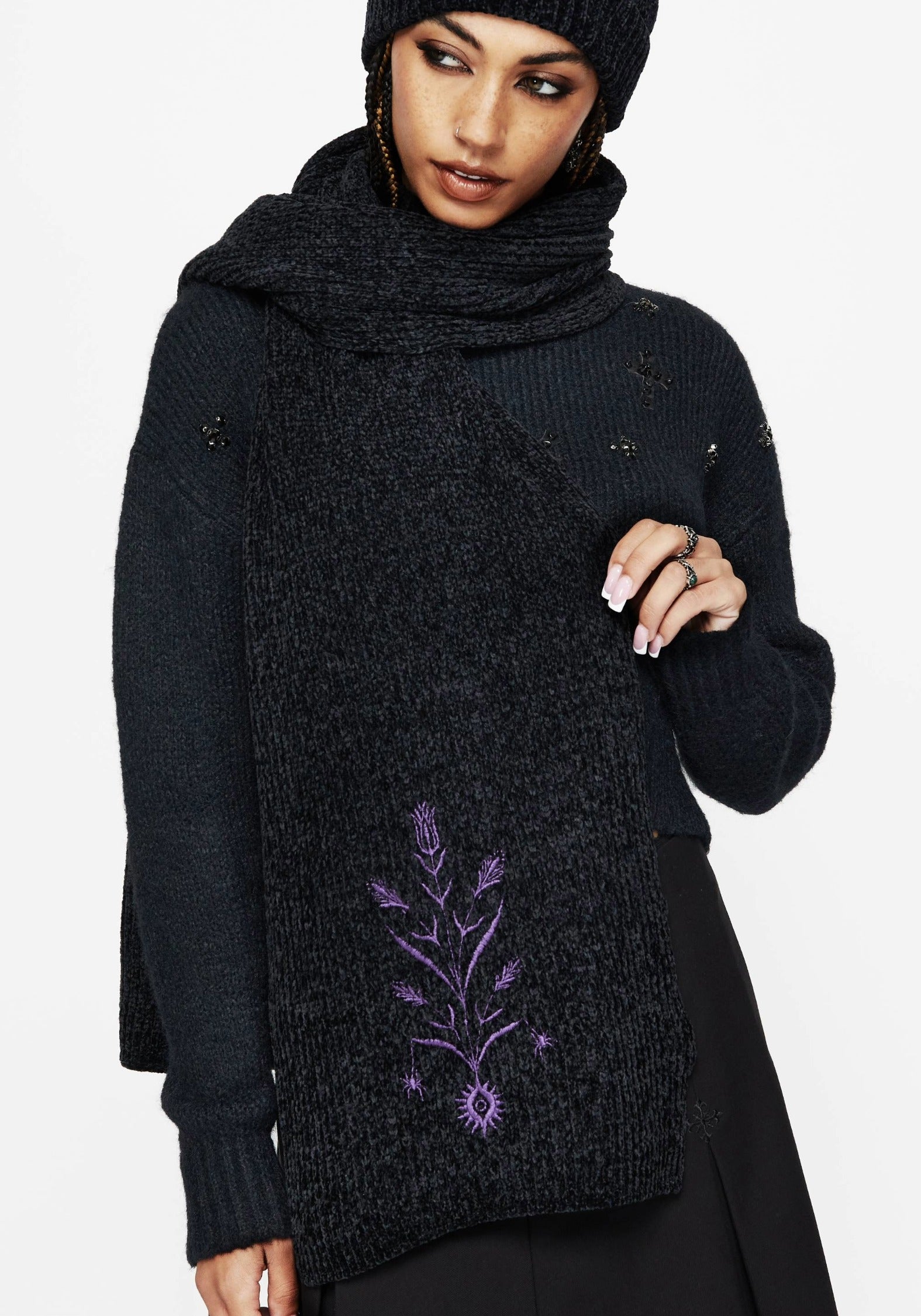 AC3833_CYBELLECHENILLESCARF_1CROP