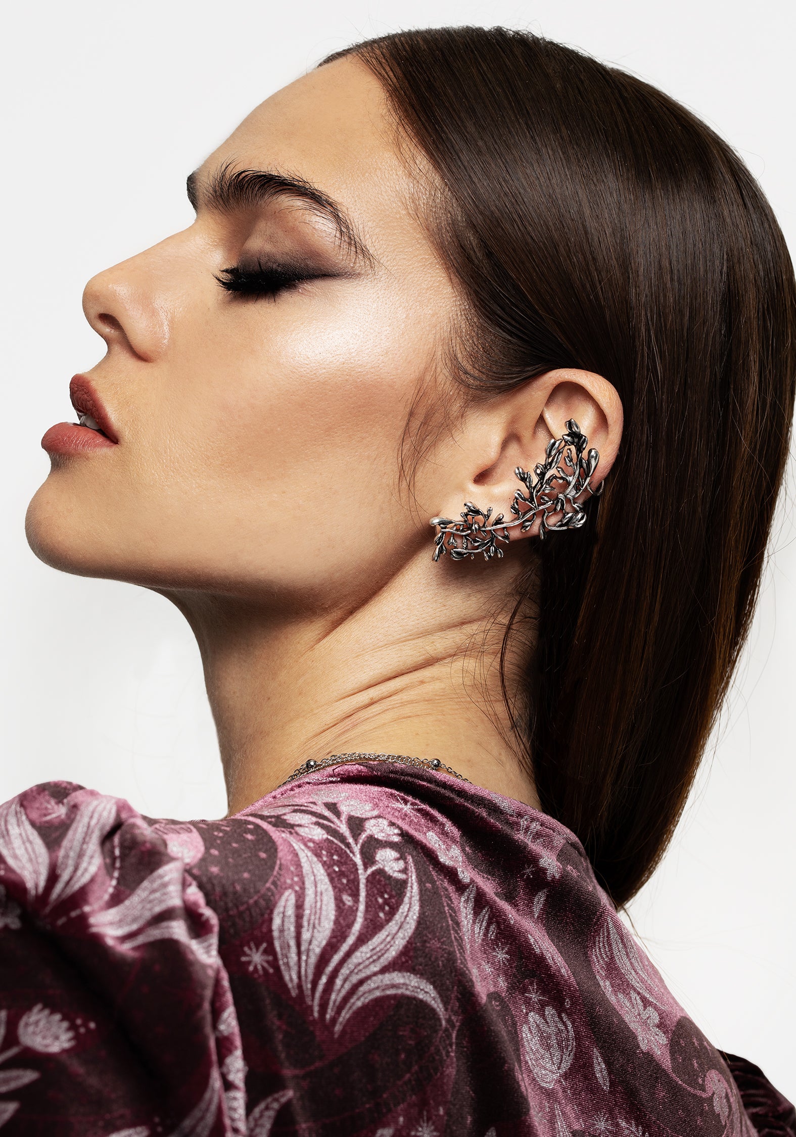 AW24TS541_Foliate_Cuff_Earring_002