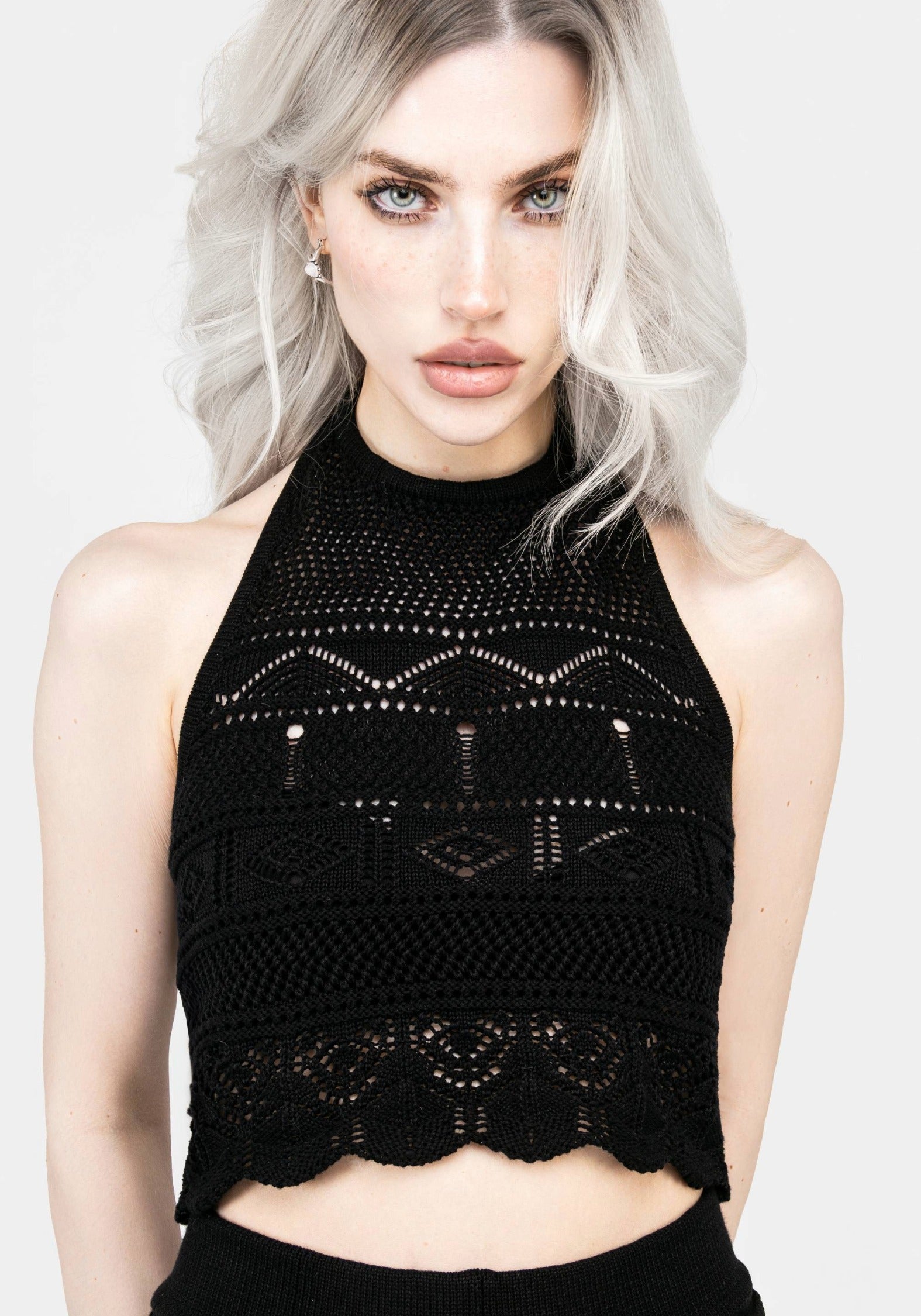 SS24B148_HOOKEDPOINTELLEHALTERCROPTOP_004crop